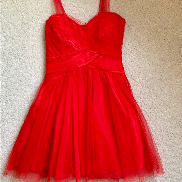 Short red dress - Picture 1 of 1